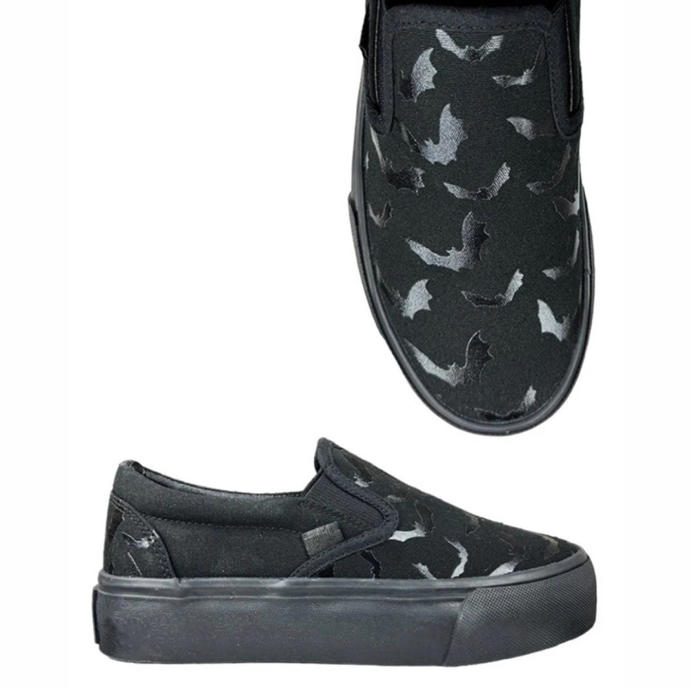 Y.R.U. Chill Bat Platform Sneakers [Blackout] NWT